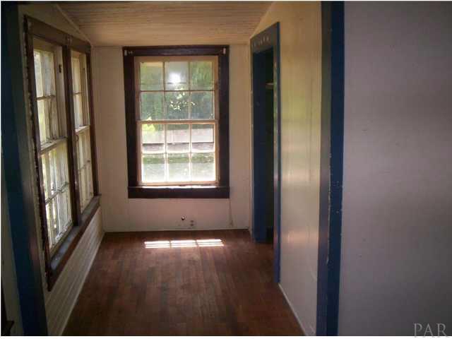 3175 Robertson Road Pensacola, FL 32507 - Photo 3 of 13 Gallery Image 3