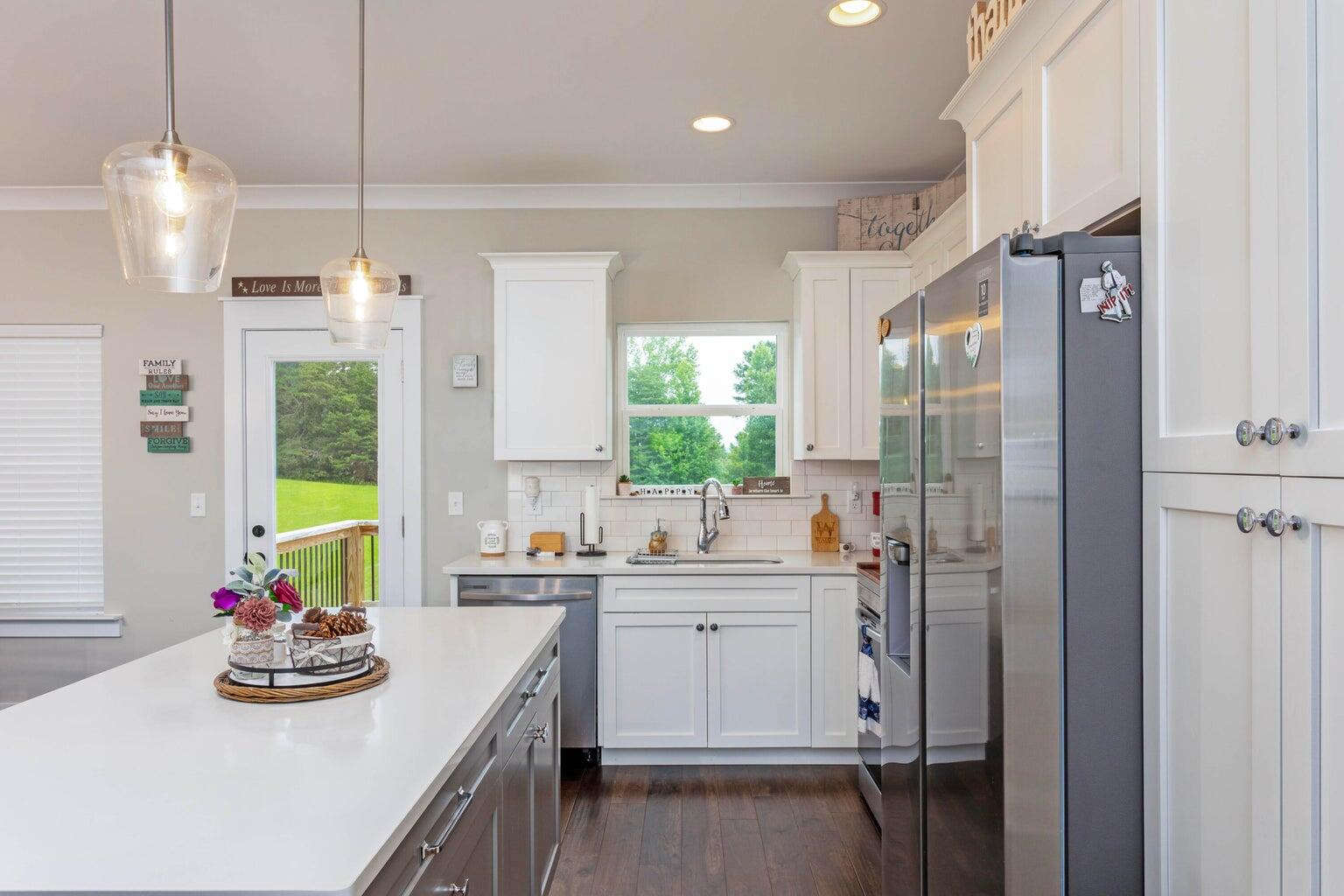 725 Riddle Road Dayton, TN 37321 - Photo 8 of 33 Kitchen