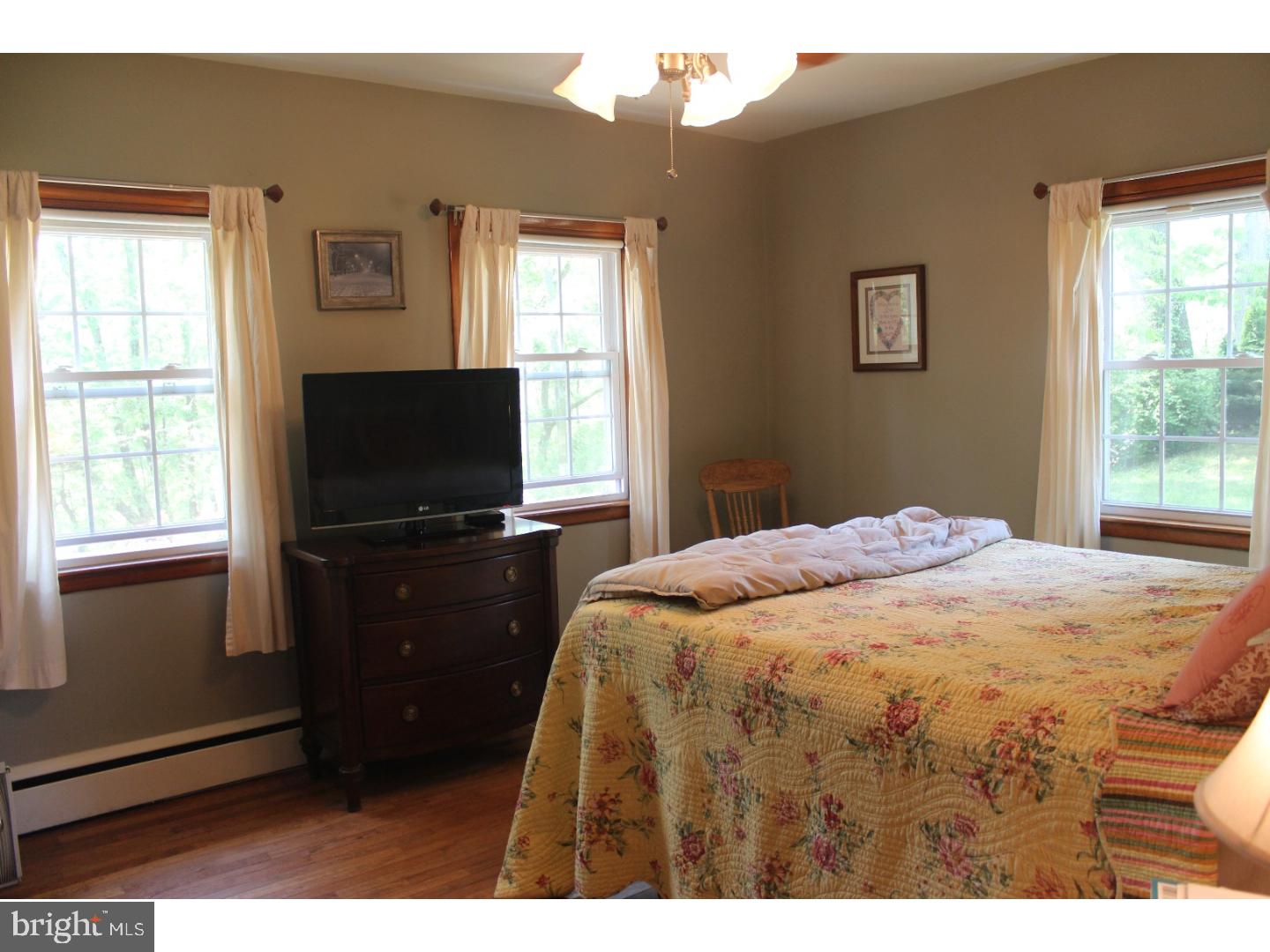 335 Ellisdale Road Chesterfield, NJ 08515 - Photo 11 of 24