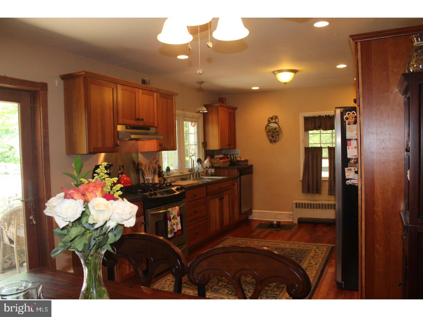 335 Ellisdale Road Chesterfield, NJ 08515 - Photo 6 of 24