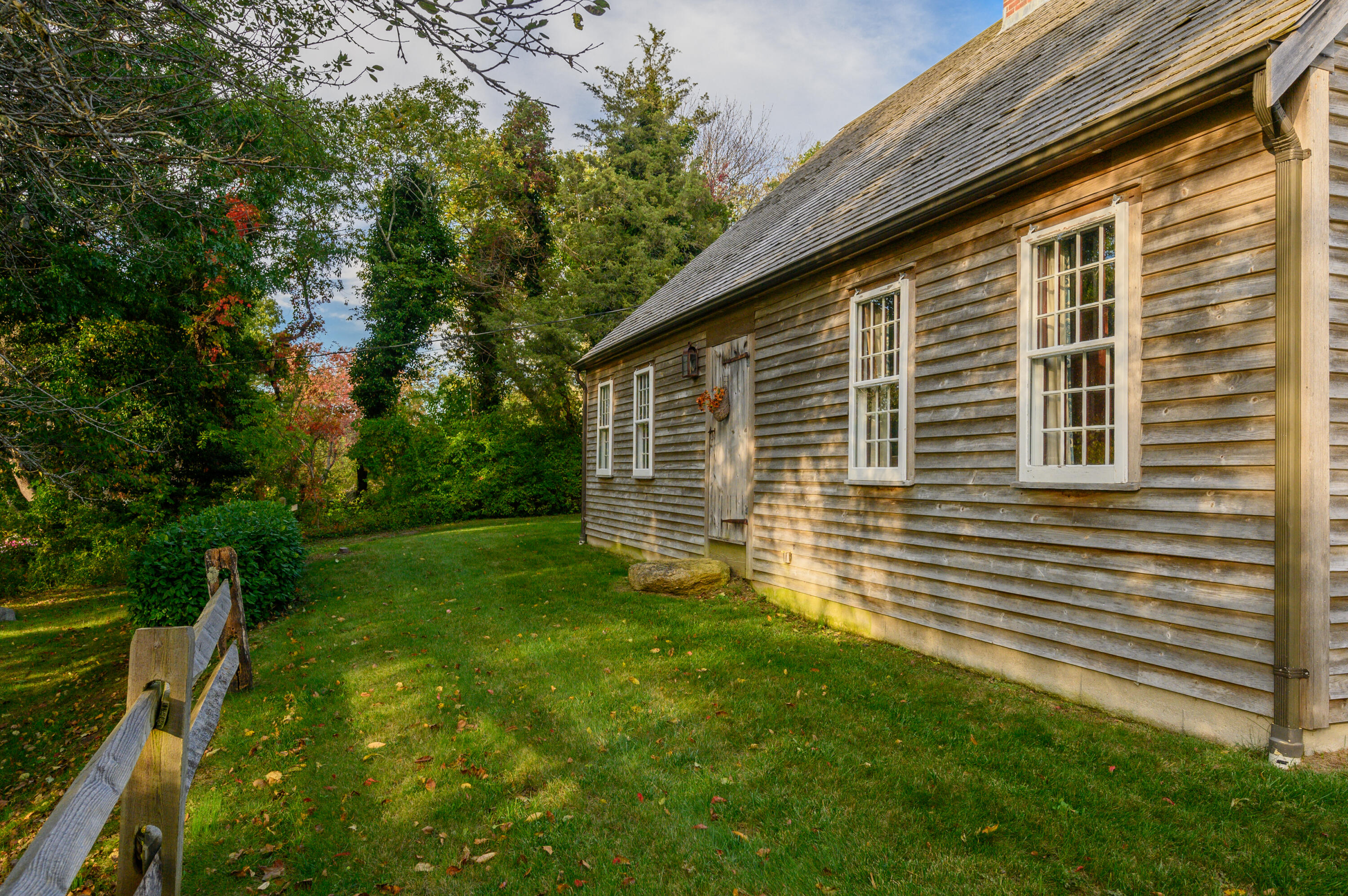 81 Keveney Lane Barnstable, MA 02675 - Photo 2 of 47 DSC_3434