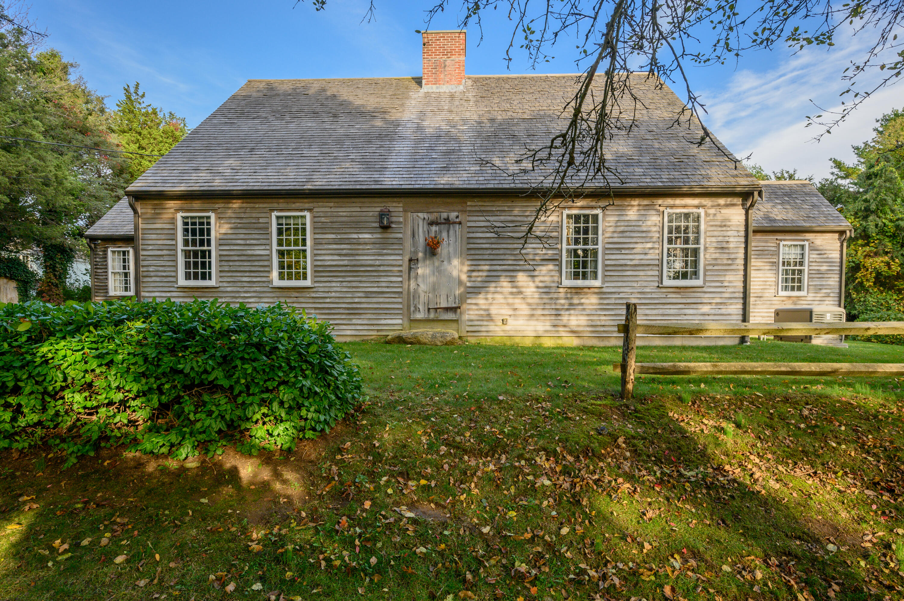 81 Keveney Lane Barnstable, MA 02675 - Photo 3 of 47 DSC_3439