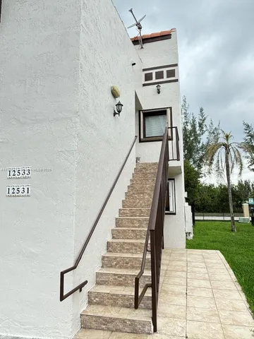 a view of a entryway