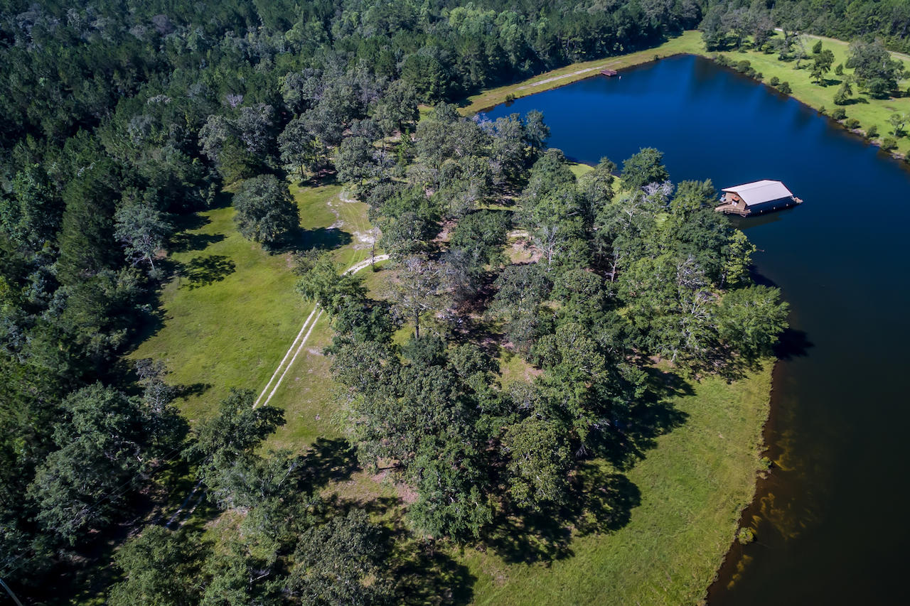 1176 Douglass Crossroad Road DeFuniak Springs, FL 32435 - Photo 17 of 45 1176 Douglass Crossroads-16