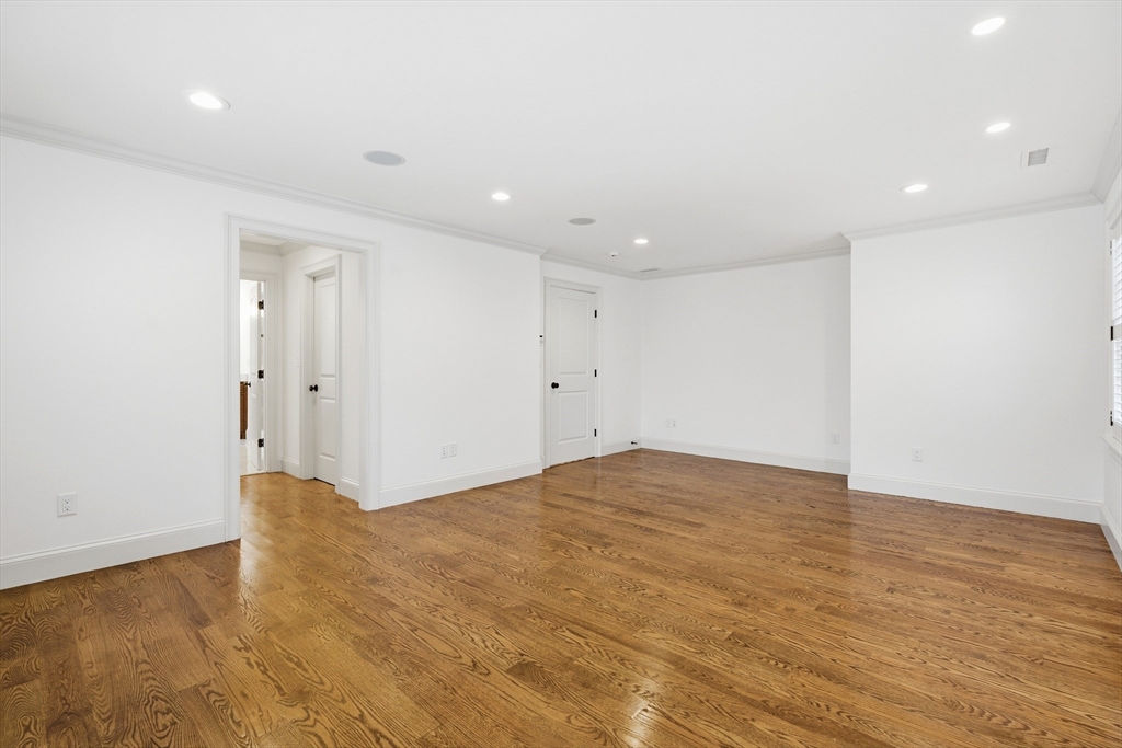 10 Sheffield West Winchester, MA 01890 - Photo 17 of 42