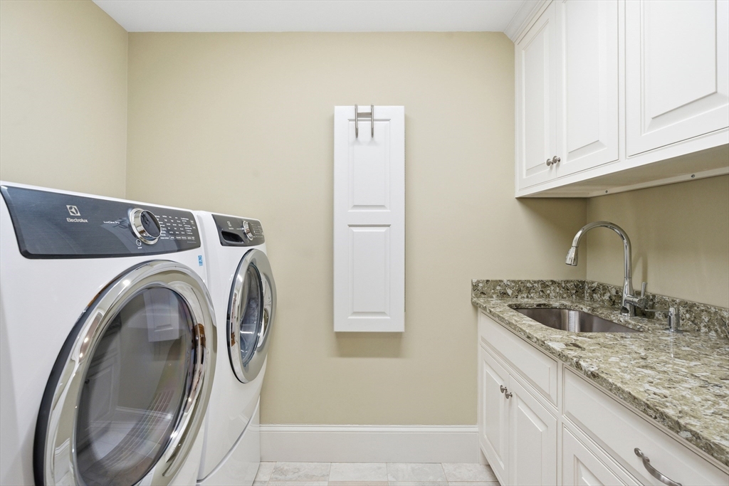 10 Sheffield West Winchester, MA 01890 - Photo 27 of 42