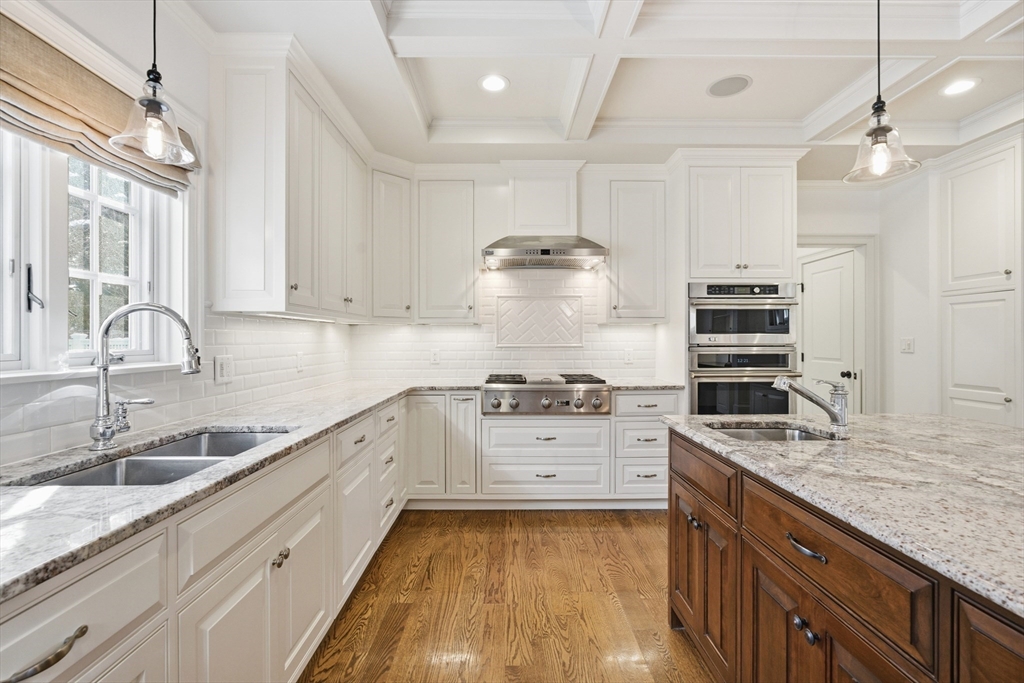 10 Sheffield West Winchester, MA 01890 - Photo 5 of 42