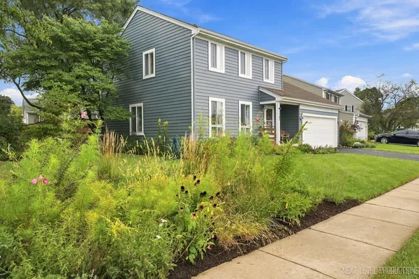 $399,990 | 1105 Appleton Lane, Geneva, IL 60134
