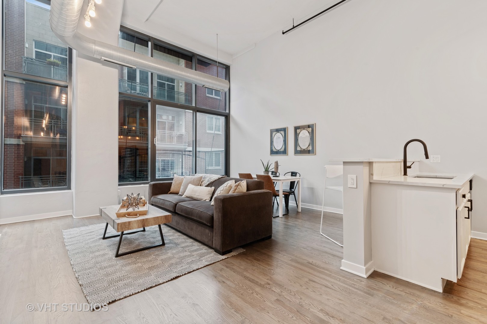 1224 West Van Buren Street, Unit 215 Chicago, IL 60607 - Photo 3 of 11