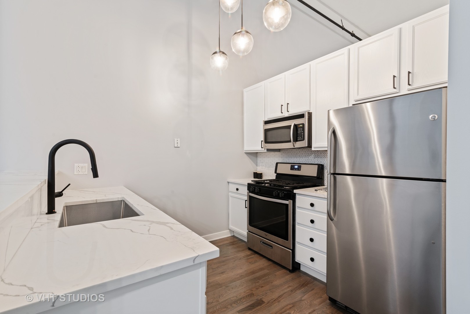 1224 West Van Buren Street, Unit 215 Chicago, IL 60607 - Photo 5 of 11