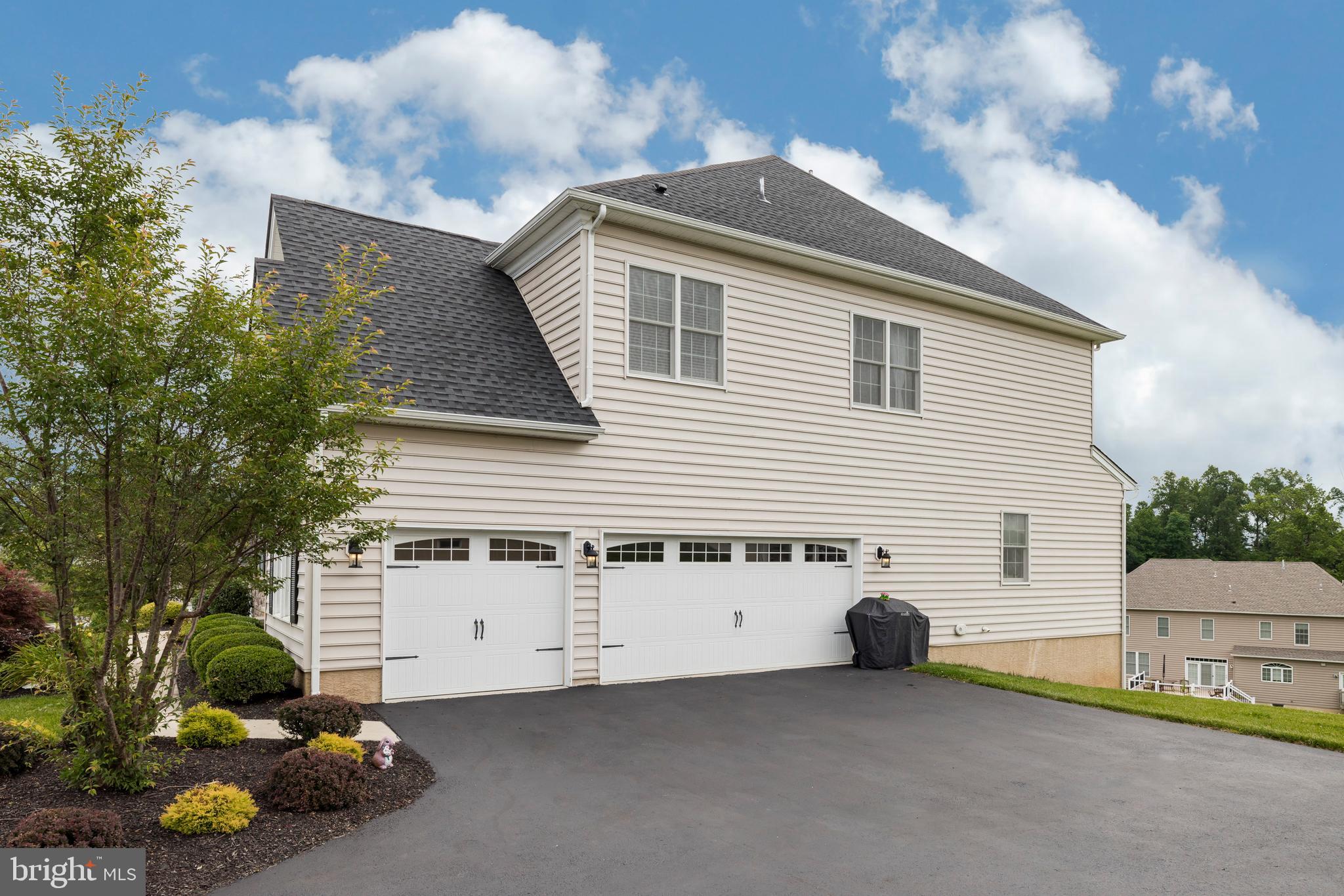 Three Car Side Entry Garage