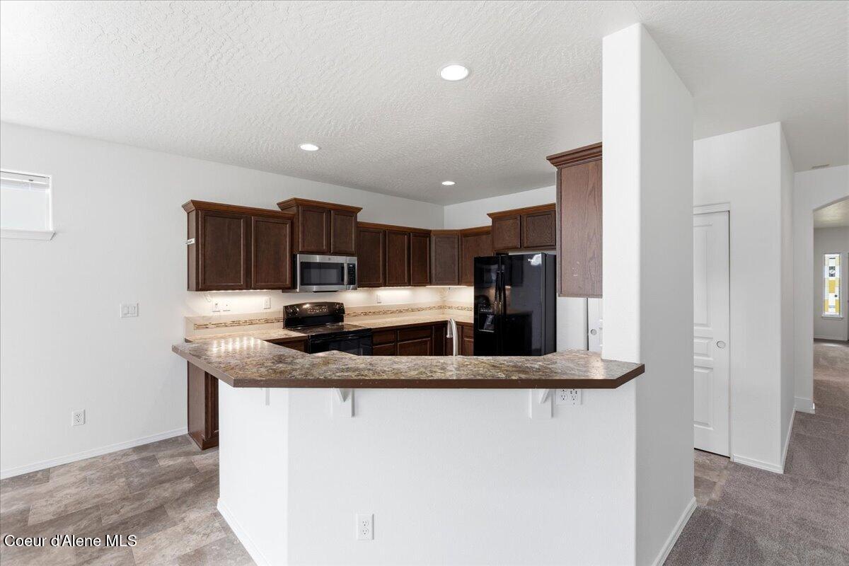 6025 West Trestle Street Rathdrum, ID 83858 - Photo 10 of 46 Kitchen