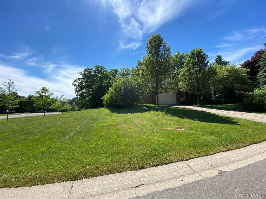 515 Plum Ridge Drive Rochester Hills, MI 48309 - Photo 45 of 46