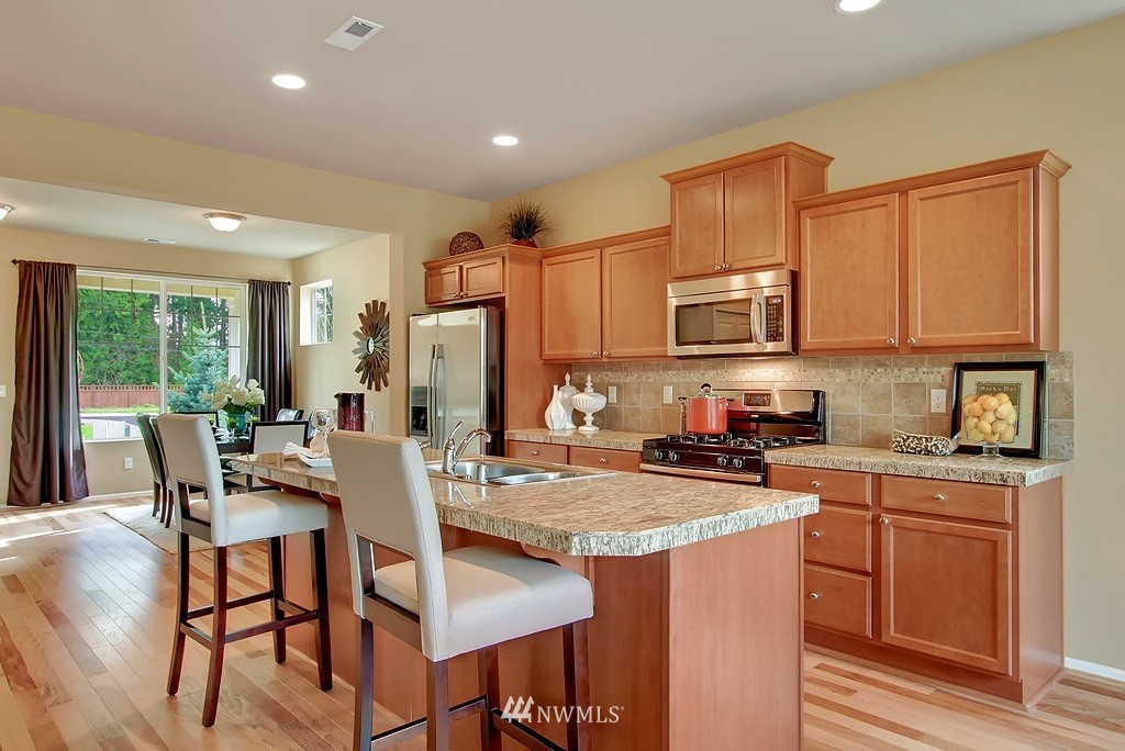 18531 45th Drive Southeast Bothell, WA 98012 - Photo 4 of 18 Gallery Image 4