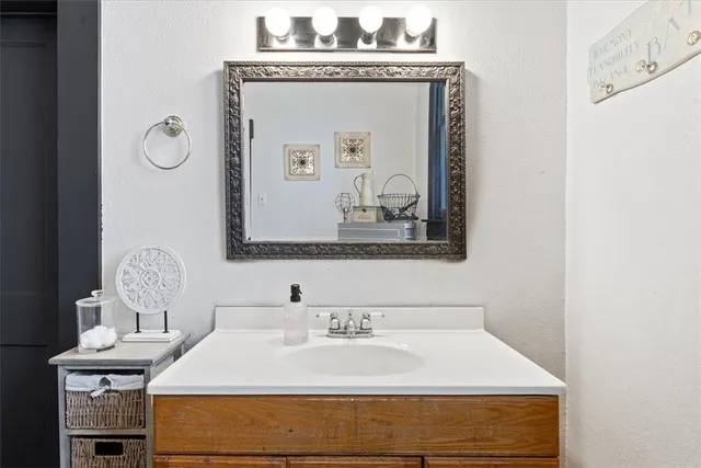 $214,900 | 506 East Frederick Street, Riesel, TX 76682