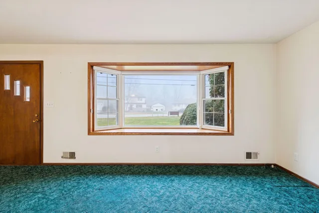 $310,000 | 3935 East County Street North, St. Paul, MN 55110