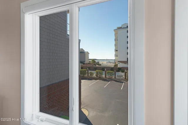 $675,000 | 104 South 3rd Street, Unit J1 & SLIP #55 ATLANTIC HA, Morehead City, NC 28557