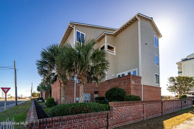 $675,000 | 104 South 3rd Street, Unit J1 & SLIP #55 ATLANTIC HA, Morehead City, NC 28557