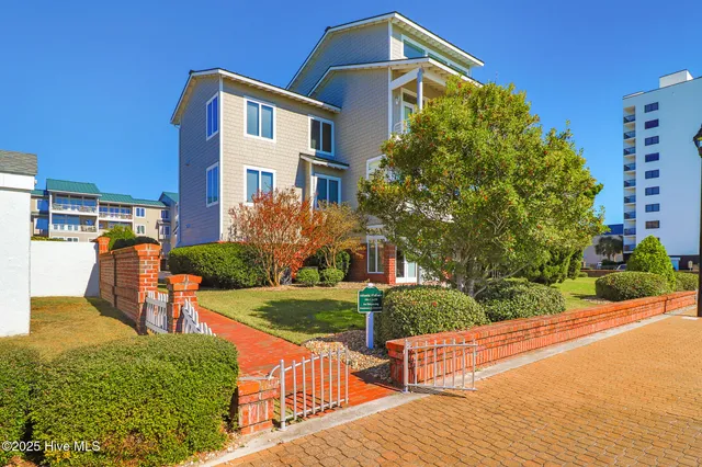 $675,000 | 104 South 3rd Street, Unit J1 & SLIP #55 ATLANTIC HA, Morehead City, NC 28557