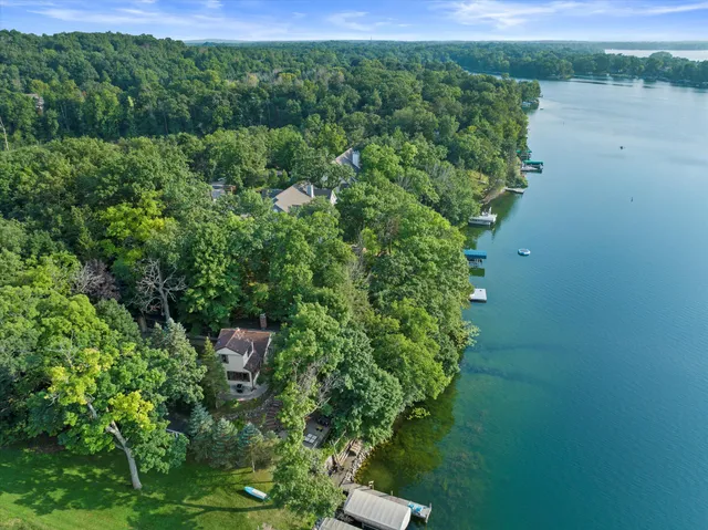 $1,199,000 | W329N6495 Forest Drive, Merton, WI 53058