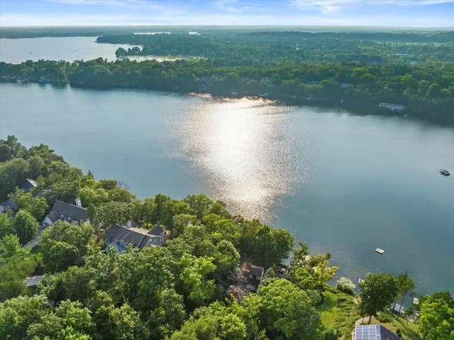 $1,199,000 | W329N6495 Forest Drive, Merton, WI 53058