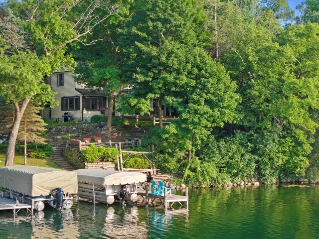 $1,199,000 | W329N6495 Forest Drive, Merton, WI 53058