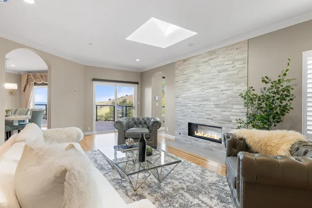 $4,500,000 | 674 Corona Drive, Pacifica, CA 94044