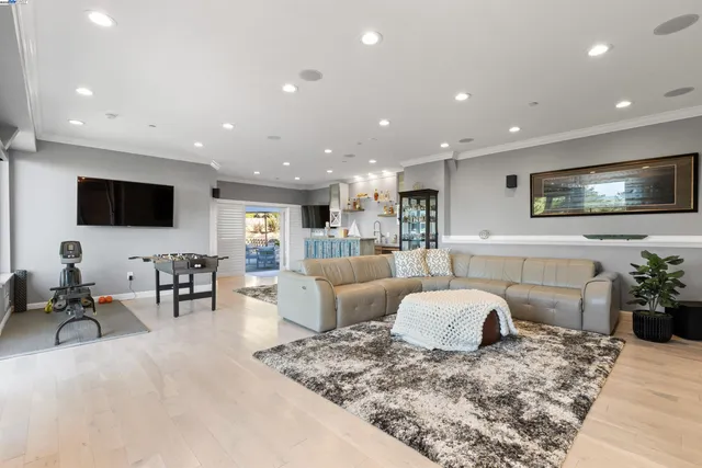 $4,500,000 | 674 Corona Drive, Pacifica, CA 94044