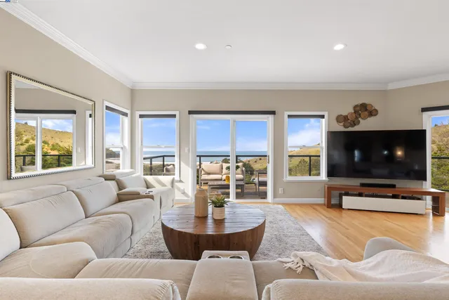 $4,500,000 | 674 Corona Drive, Pacifica, CA 94044