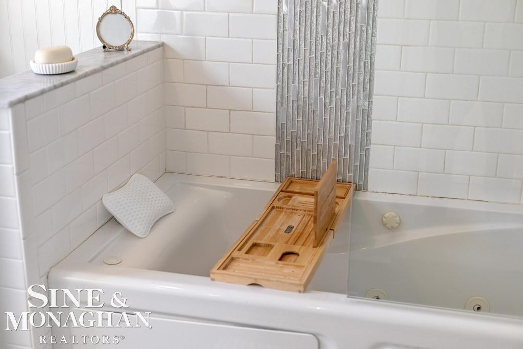 1971 Littlestone Road Grosse Pointe Woods, MI 48236 - Photo 31 of 48