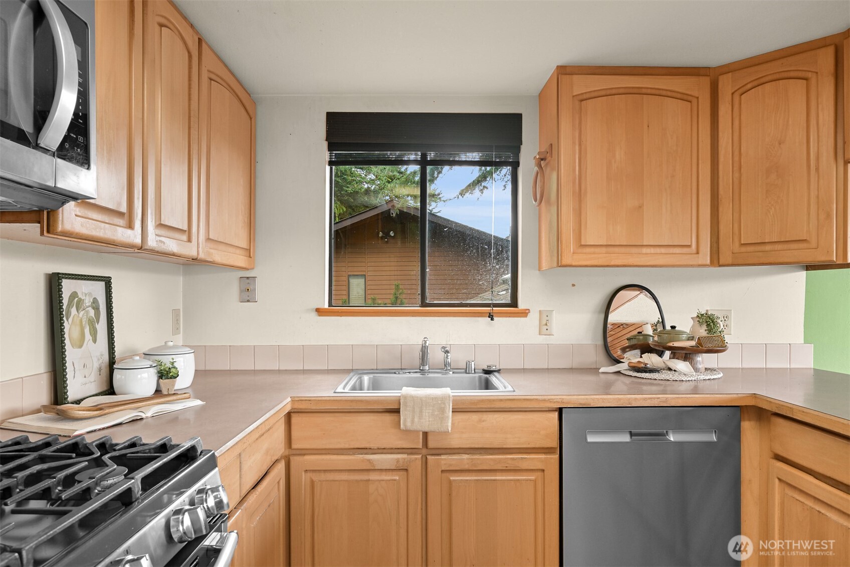 214 Bayside Road Bellingham, WA 98225 - Photo 15 of 40