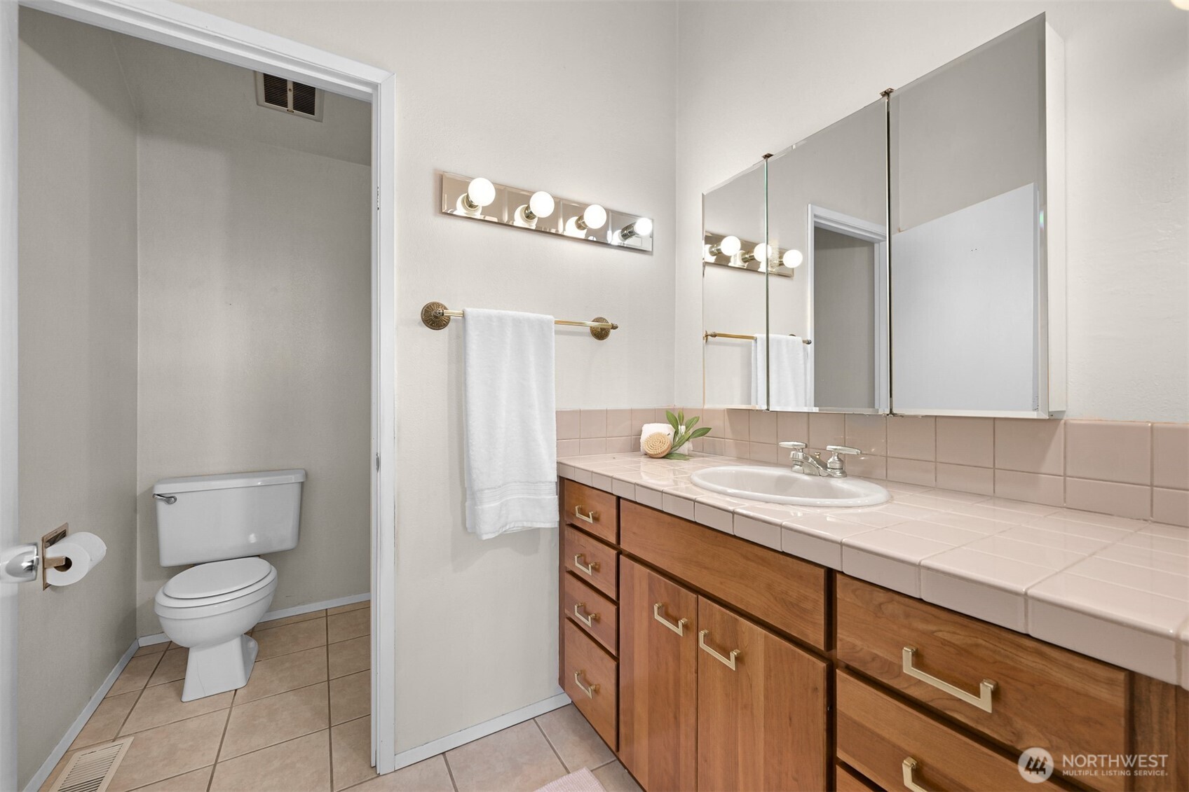 214 Bayside Road Bellingham, WA 98225 - Photo 28 of 40