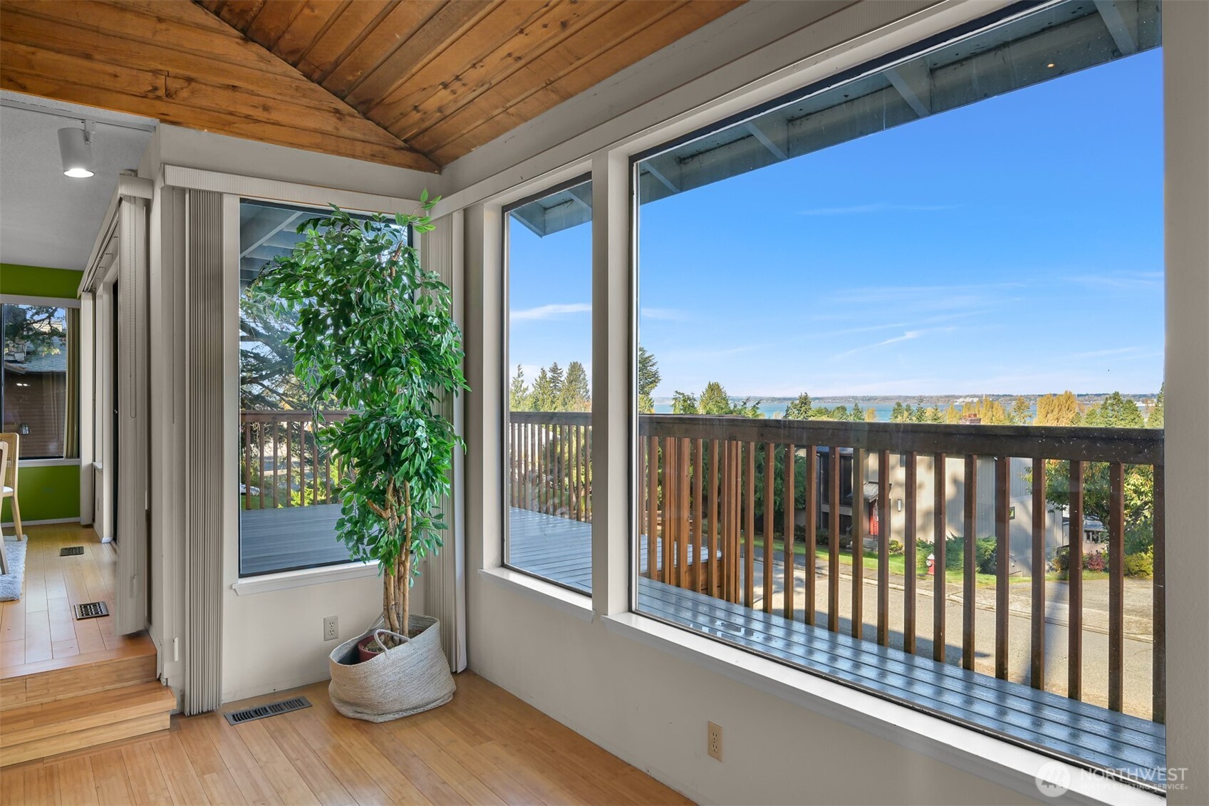 214 Bayside Road Bellingham, WA 98225 - Photo 9 of 40