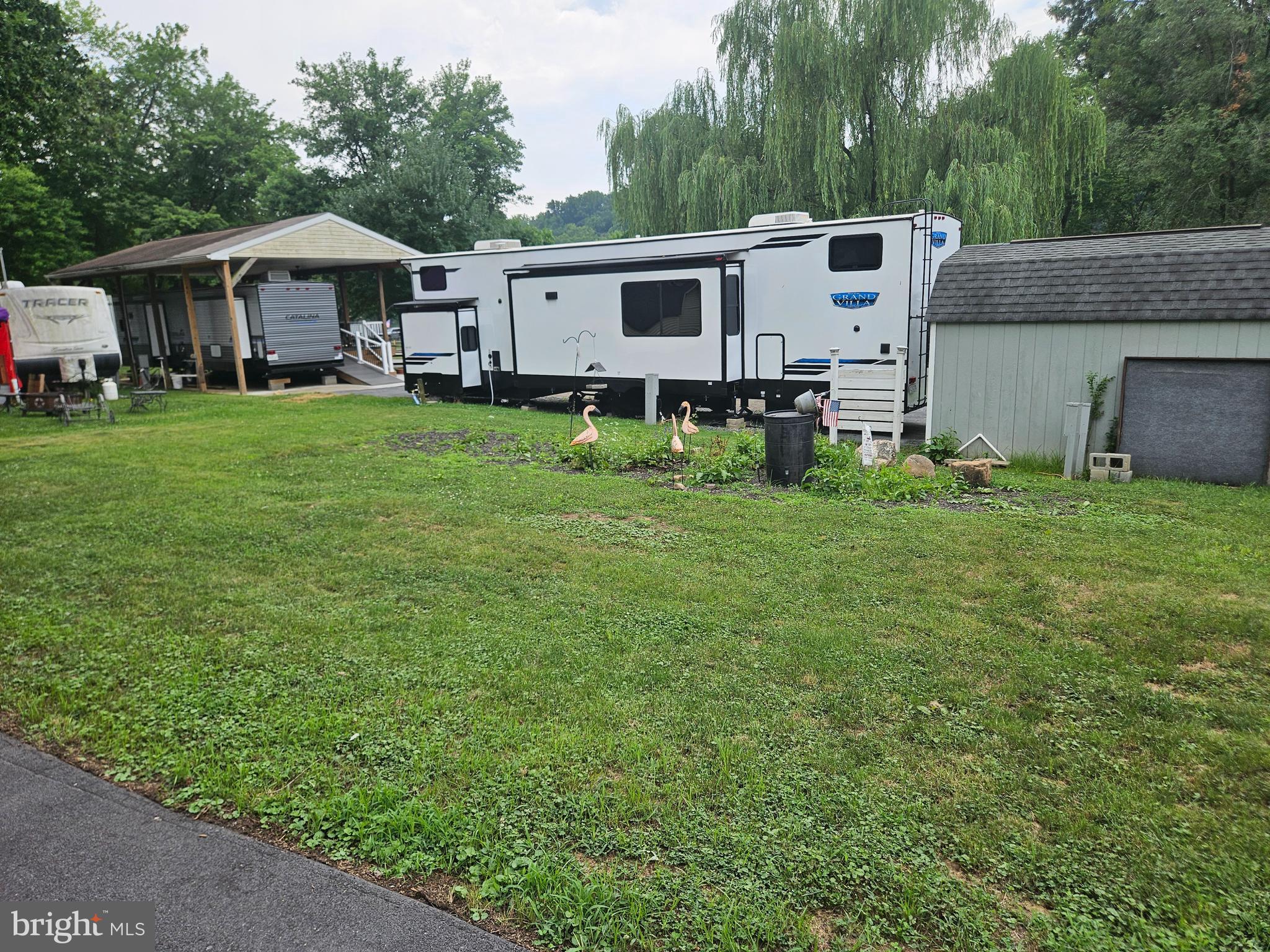 10 Jollywood Road Falling Waters, WV 25419 - Photo 3 of 14