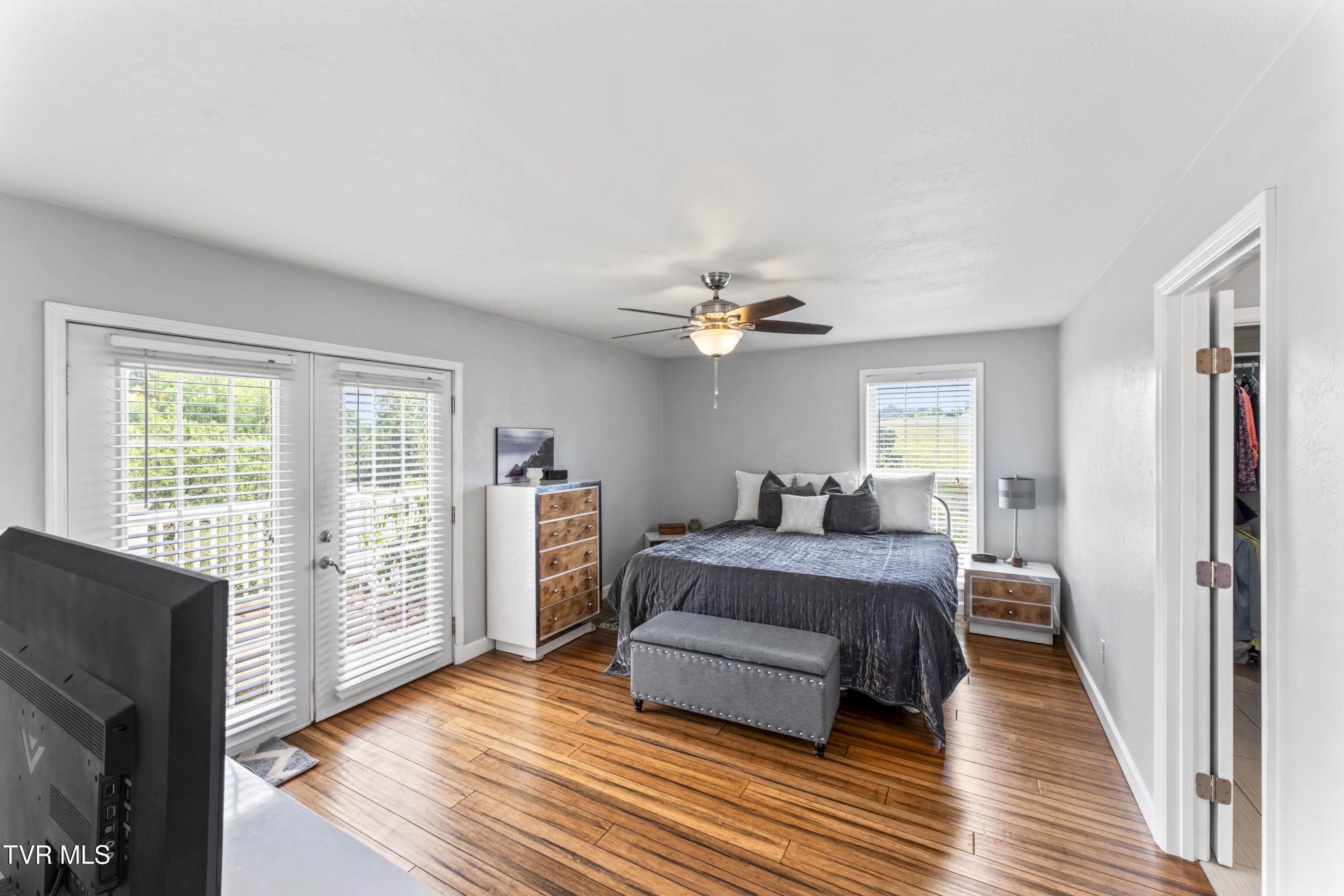 554 Briggs Road Dandridge, TN 37725 - Photo 18 of 43 photos_high_resolution_DSC00595