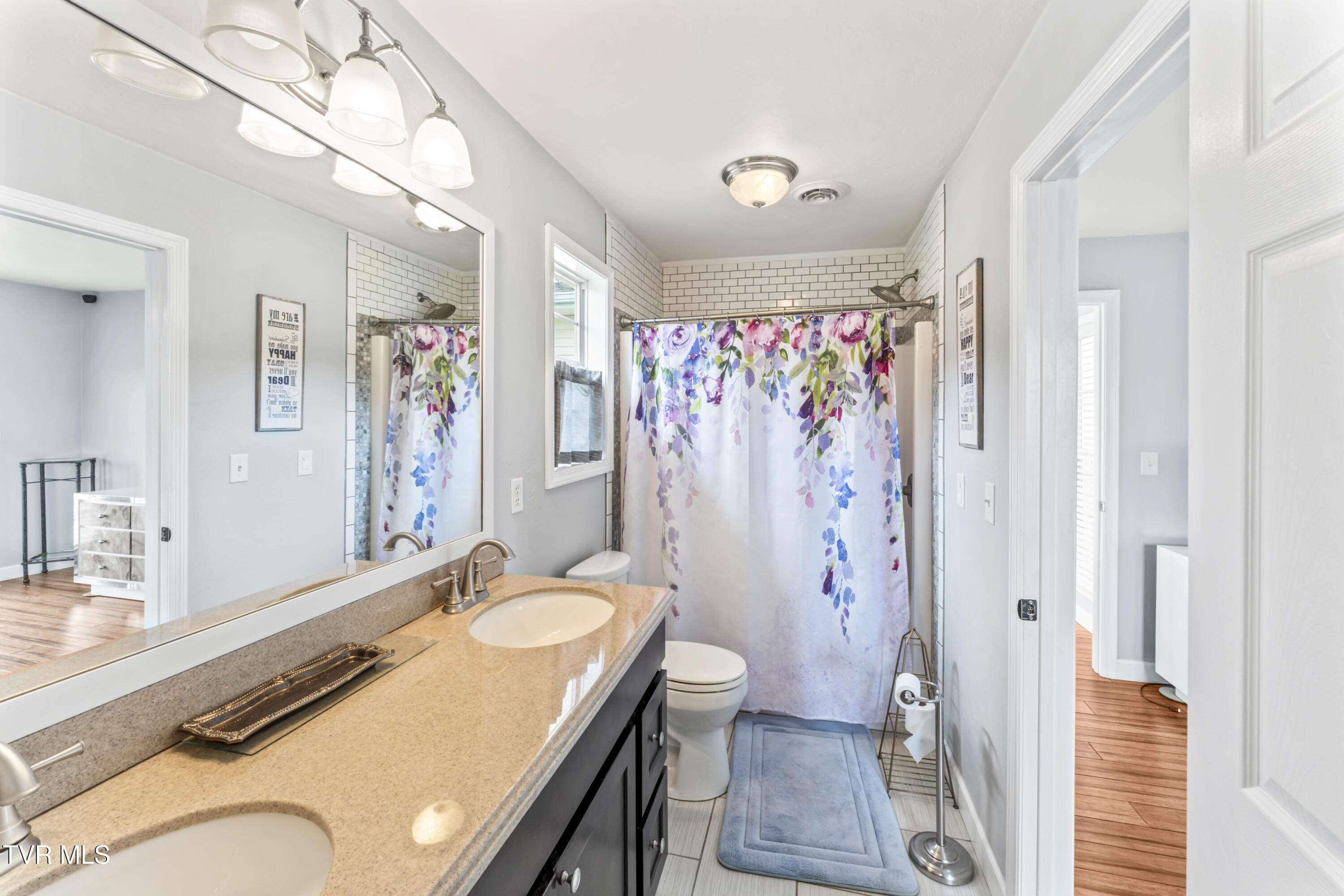 554 Briggs Road Dandridge, TN 37725 - Photo 20 of 43 photos_high_resolution_DSC00605