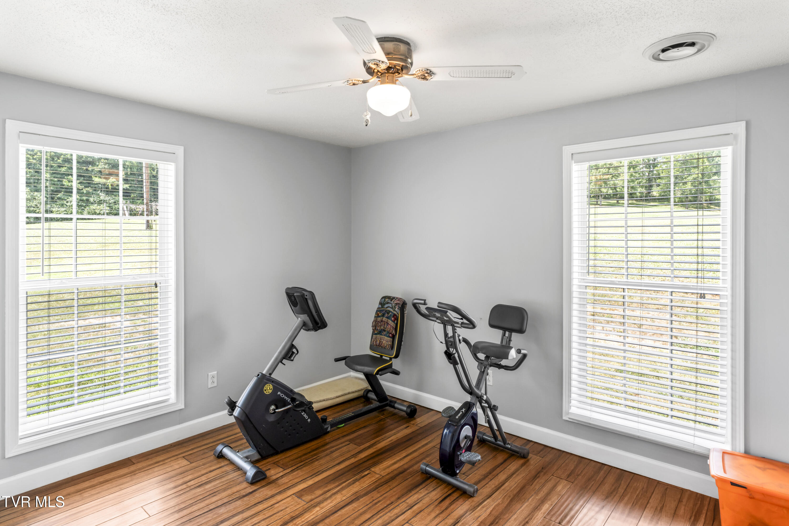 554 Briggs Road Dandridge, TN 37725 - Photo 22 of 43 photos_high_resolution_DSC00655