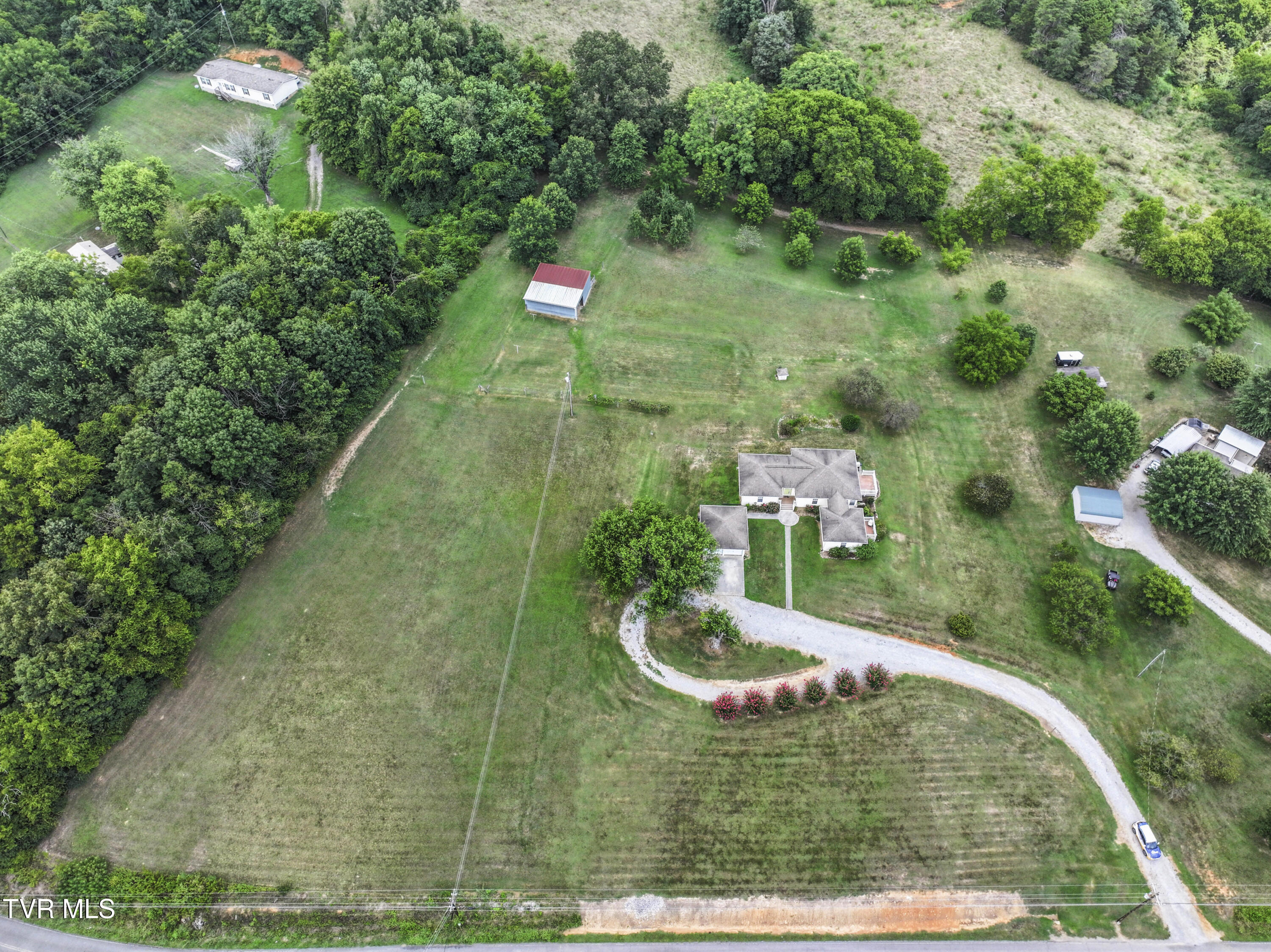 554 Briggs Road Dandridge, TN 37725 - Photo 41 of 43 photos_high_resolution_DJI_2025080109232