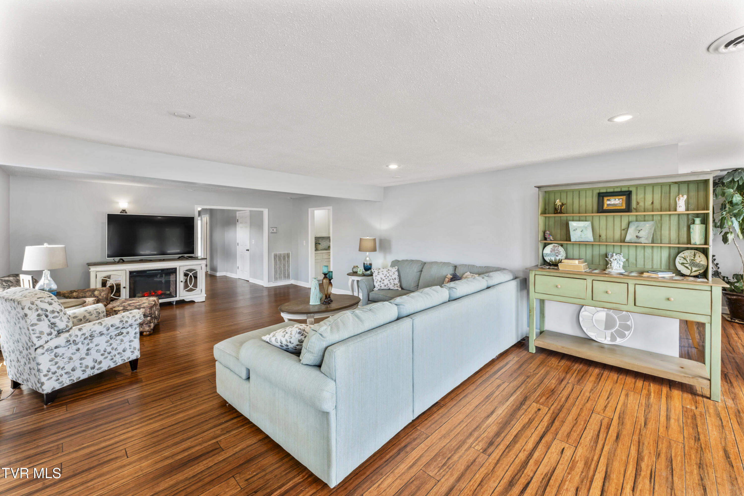 554 Briggs Road Dandridge, TN 37725 - Photo 9 of 43 photos_high_resolution_DSC00585