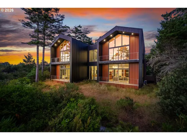 $2,950,000 | 1170 13th Street, Port Orford, OR 97465