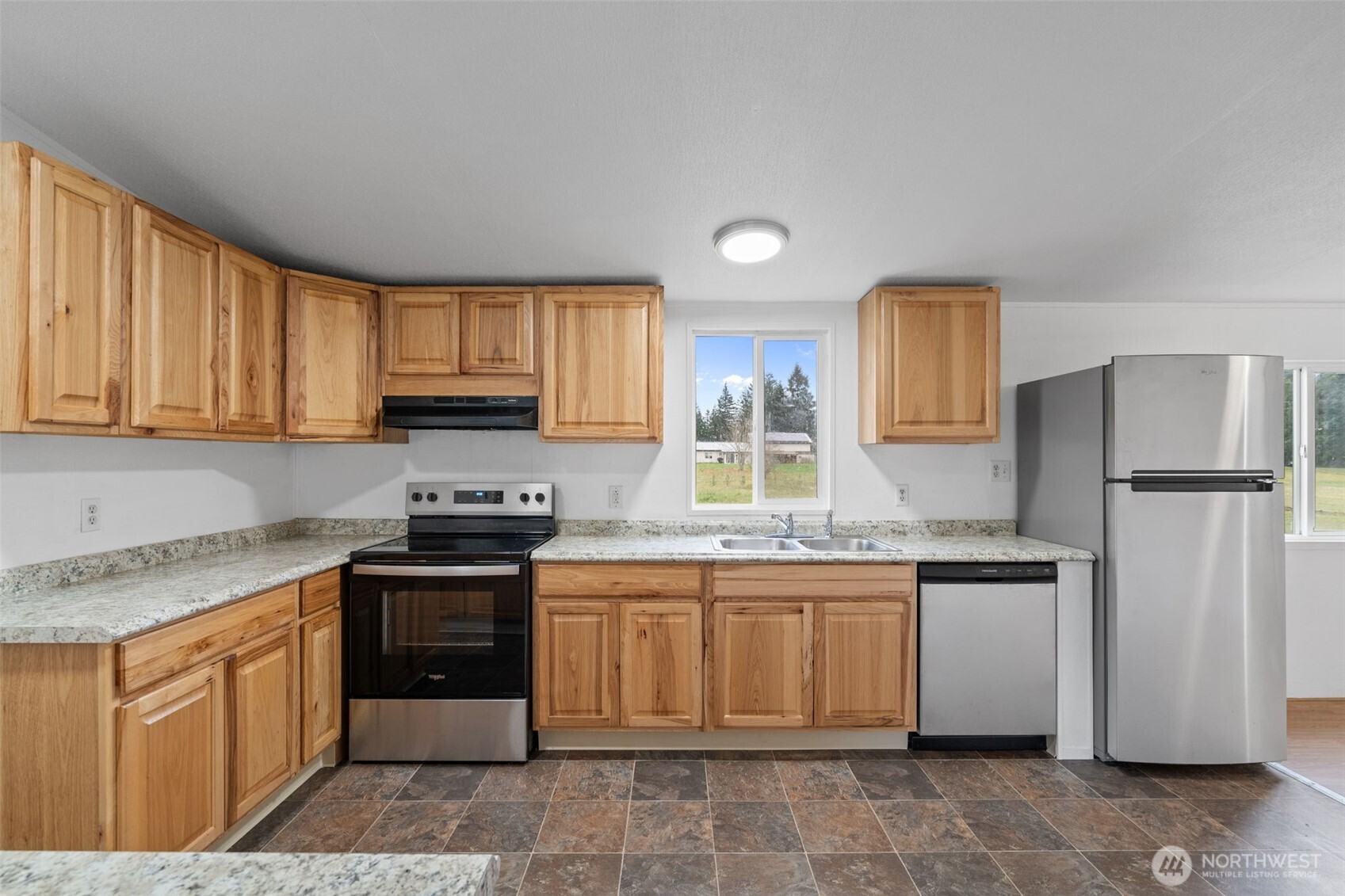 19112 Loganberry Street Southwest Rochester, WA 98579 - Photo 4 of 24 Gallery Image 4