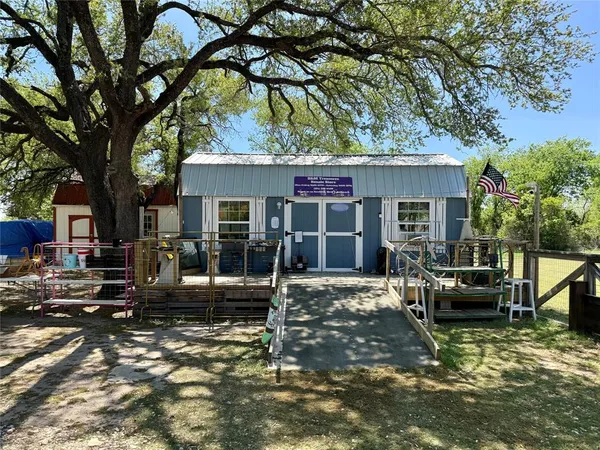 $189,900 | 112 East Hoard Street, Hamilton, TX 76531