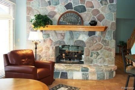 2274 Addaleen Road Highland, MI 48357 - Photo 37 of 43 Din Area-2274 Addaleen.JPG