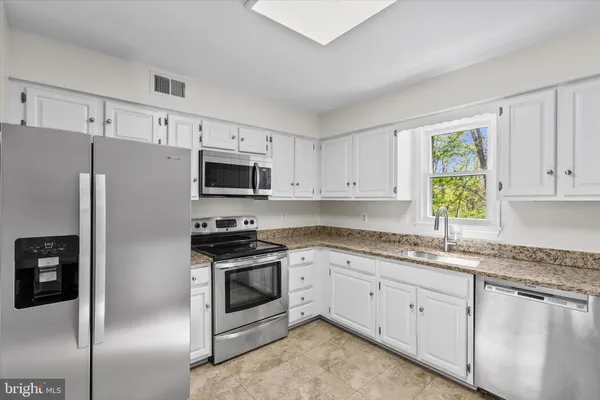 $2,900 | 7961 Yancey Drive, Falls Church, VA 22042