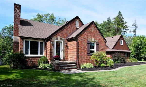 $545,000 | 30235 Woodall Drive, Solon, OH 44139
