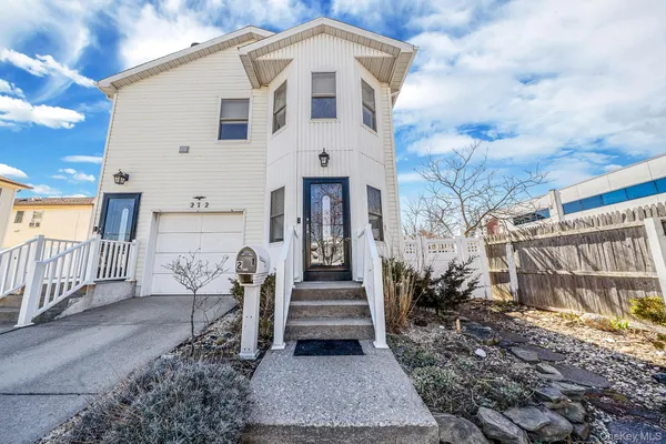 $3,750 | 272 East Harrison Street, Unit 1, Long Beach, NY 11561