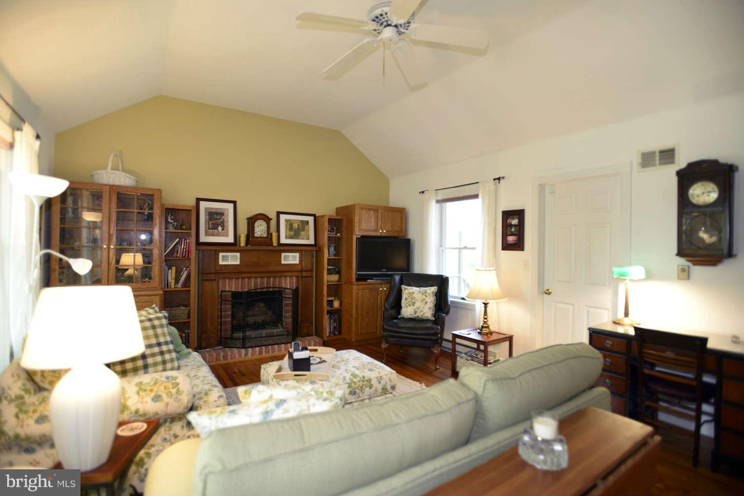 2932 Kump Station Road Taneytown, MD 21787 - Photo 8 of 20 Family Room