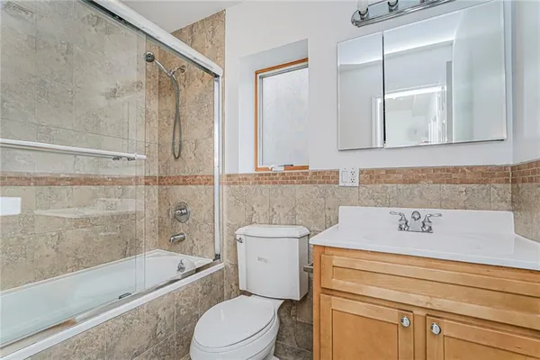 $959,000 | 8403 19th Avenue, Unit 3A | Van Pelt Manor