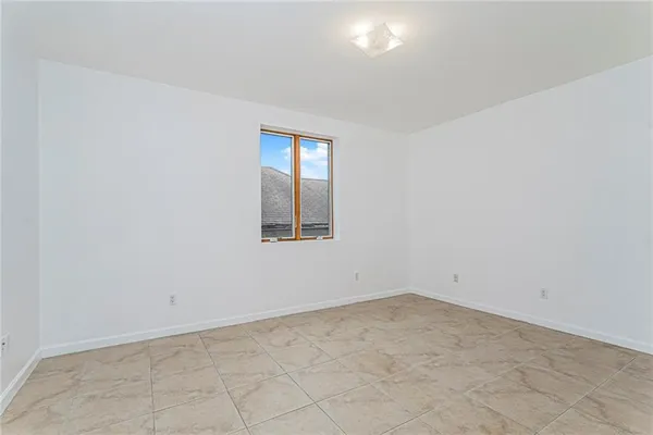 $959,000 | 8403 19th Avenue, Unit 3A | Van Pelt Manor