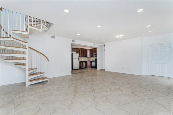 $959,000 | 8403 19th Avenue, Unit 3A | Van Pelt Manor